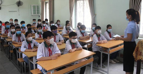 Học sinh ngoại thành Hà Nội bắt đầu đi học trực tiếp trở lại từ ngày 8 tháng 11